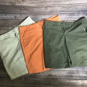 3 lot bundle khakis by gap boyfriend rollup shorts